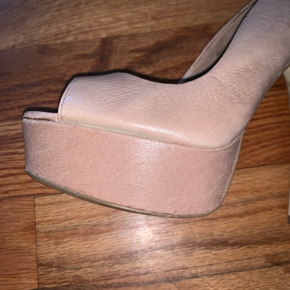 Tan peep toe heel! - Picture 6 of 8
